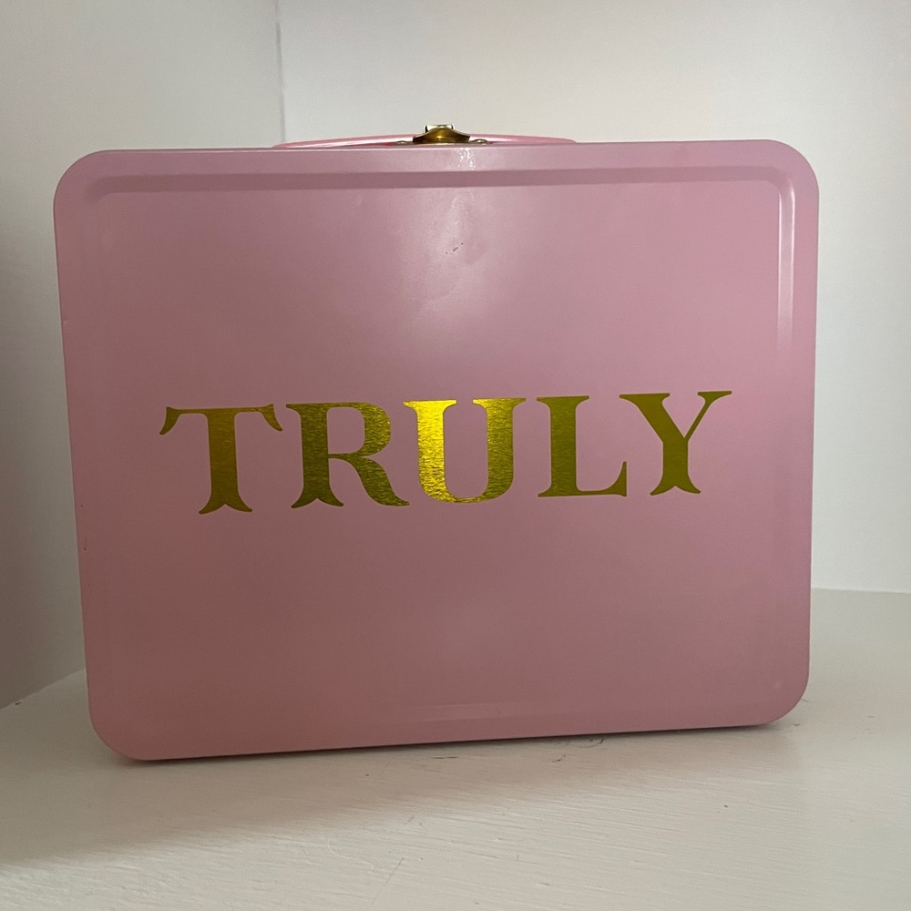 Truly tin box